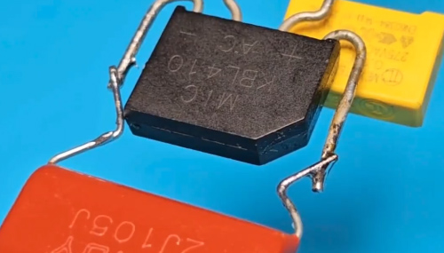 Connect the filter capacitor in parallel