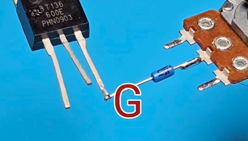 Connect the thyristor trigger electrode