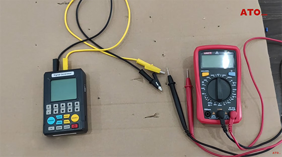 Handheld voltage current thermocouple calibrator