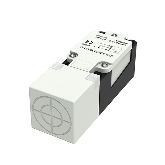 Analog Output Proximity Sensor, Inductive, M12 Connector/ Terminal Connection